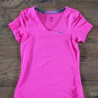 Nike Pro Short Sleeve V-Neck - страхотна дамска тениска КАТО НОВА, снимка 4 - Тениски - 28990884
