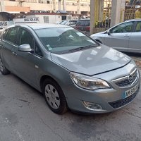 Опел Астра 2011г / Opel Astra J 1,7 CDTI - на части, снимка 2 - Автомобили и джипове - 38584302