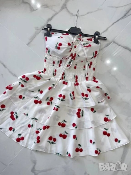 рокля с череши , снимка 1