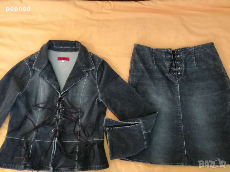 Дамски костюм ситно кадифе размер М 16 лв, снимка 1