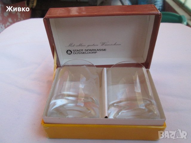STADT-SPARKASSE DUSSELDORF две немски малки стъклени чаши в кутийка., снимка 1