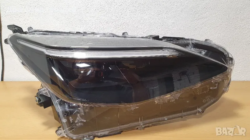 Оригинален десен фар за Toyota Yaris Cross / Тойота Ярис крос (след 2021г), снимка 1