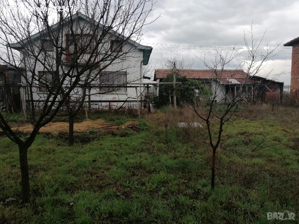 Продава къща и земеделска земя, снимка 1