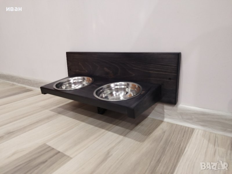 Поставка за храна/вода на стена, снимка 1