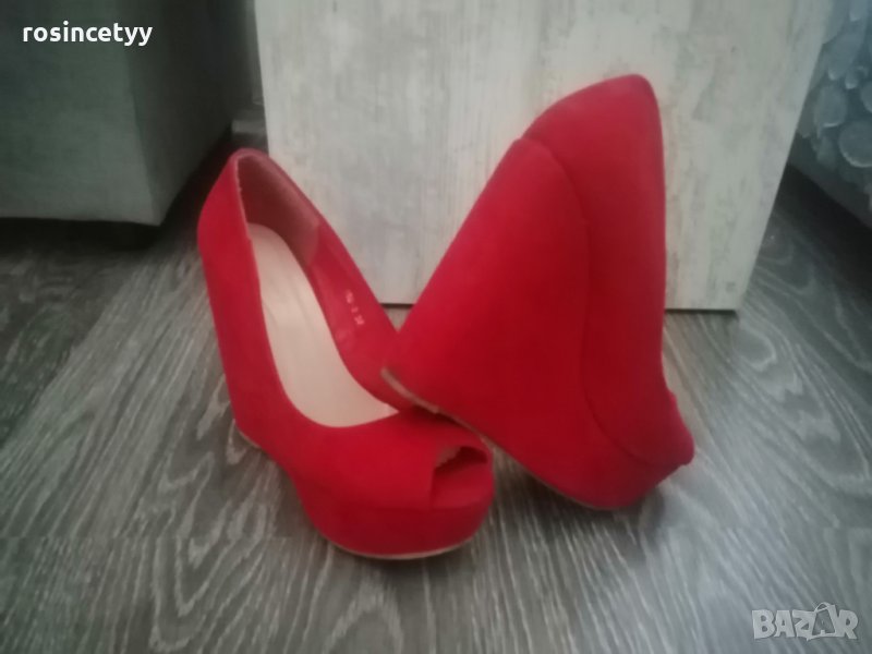 червени платформи, снимка 1