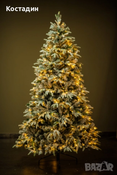 Коледна елха с вградени лампички по връхчетата, снимка 1
