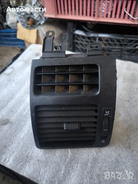 Лява духалка парно табло Volkswagen Touran I 2003-2010 , ОЕМ 1T0819703A, снимка 1