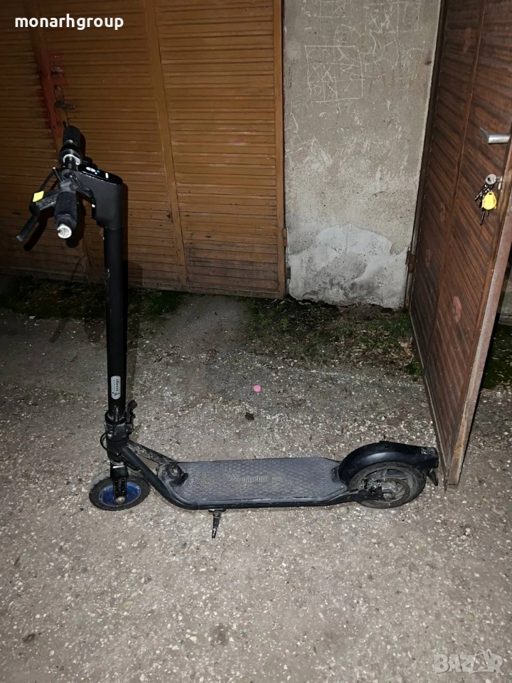 Електрическа тротинетка Segway Ninebot със зарядно, снимка 1