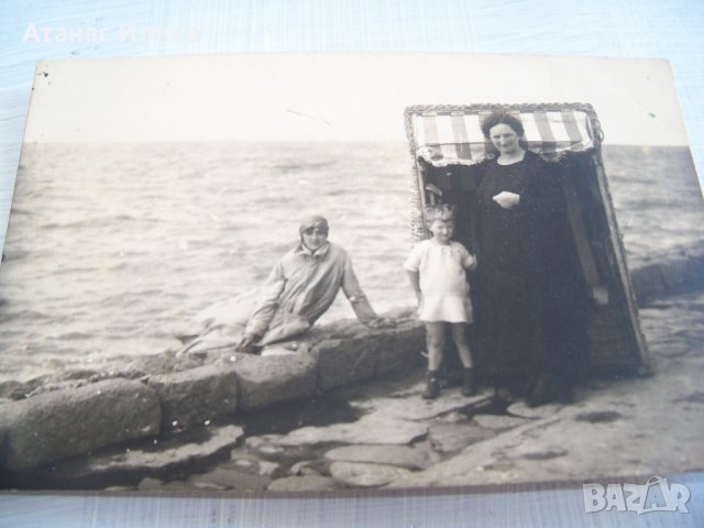 Стара снимка-картичка край морето от 1926г., снимка 2 - Други ценни предмети - 33038938