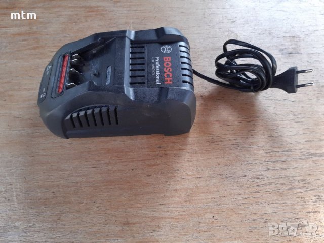 Зарядно bosch , снимка 3 - Винтоверти - 35572466