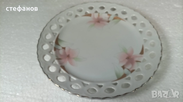 Порцеланови чинийки, рязан порцелан на Изида, 4 бр, снимка 4 - Чинии - 52380035