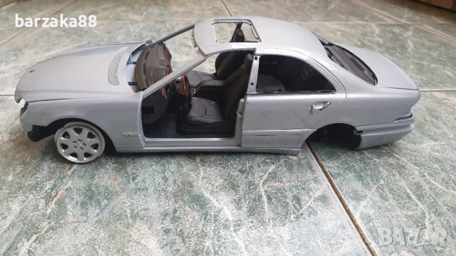 Mercedes S500 1:18 Maisto, снимка 7 - Колекции - 53493783