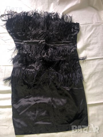 Елегантна черна рокля с пера от щраус, снимка 2 - Рокли - 28757523