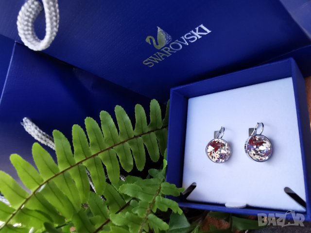 Оригинални обеци  Сваровски в кутия  Swarovski, снимка 2 - Обеци - 35453746