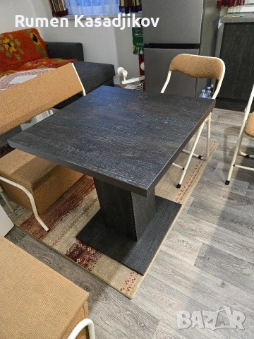 Продавам кухненска маса 70×70×75 
