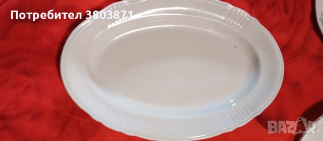 Български порцеланови чинии-елипса, каничка за мляко и сосиера, снимка 4 - Сервизи - 52589339