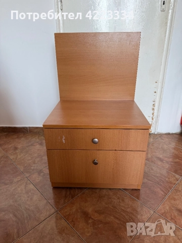 Две нощни шкафчета в много добро състояние