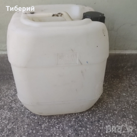 Пластмасови бидони, снимка 6 - Бидони, бурета и бъчви - 51950009