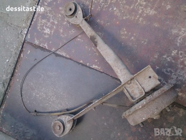 Двигатели, валове, носещи и др. части за Трабант, снимка 7 - Части - 43622319