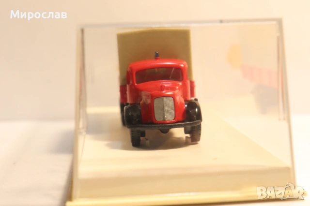 BREKINA H0 1/87 MERCEDES ПОЖАРНА КАМИОН МОДЕЛ, снимка 3 - Колекции - 53297487