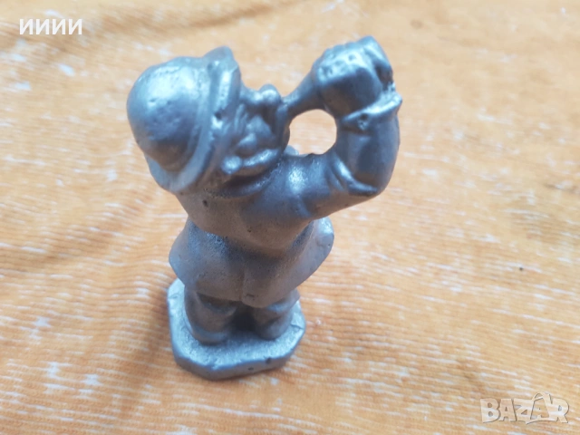 Пластика статуетка алкохолик, снимка 2 - Антикварни и старинни предмети - 53463332