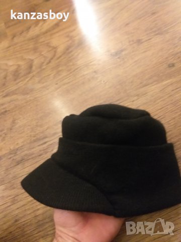 trespass - страхотна зимна шапка КАТО НОВА, снимка 4 - Шапки - 38708805