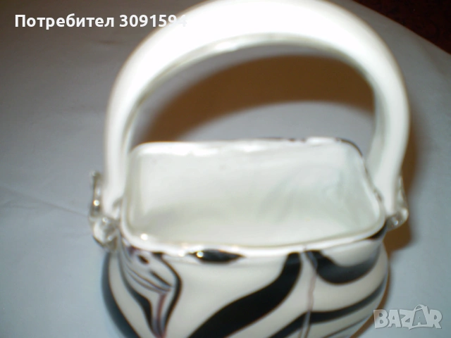 Ваза с дръжка двупластово стъкло черно и бяло модерен дизаин, снимка 8 - Вази - 53093594