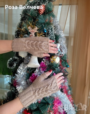 Ръчно плетени дамски ръкавички, снимка 3 - Чанти - 52938321