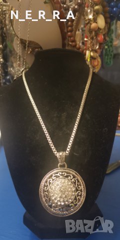 Масивен медальон с камъни, снимка 2 - Колиета, медальони, синджири - 43007256