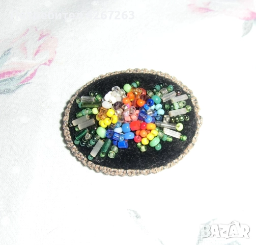 Ретро брошка с мъниста, ръчна изработка