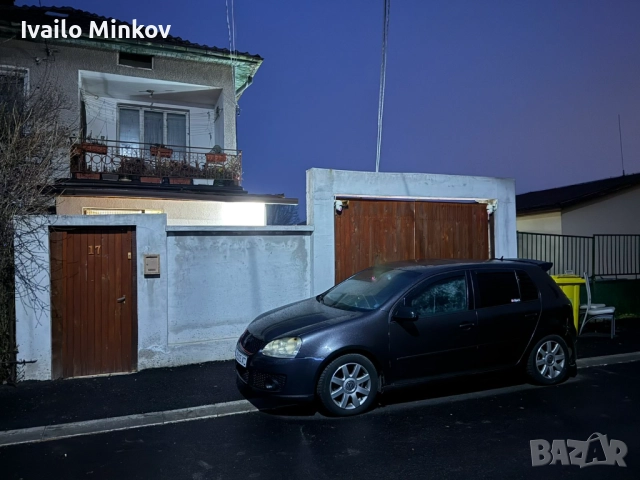 Етаж от къща в гр. Божурище с голям двор