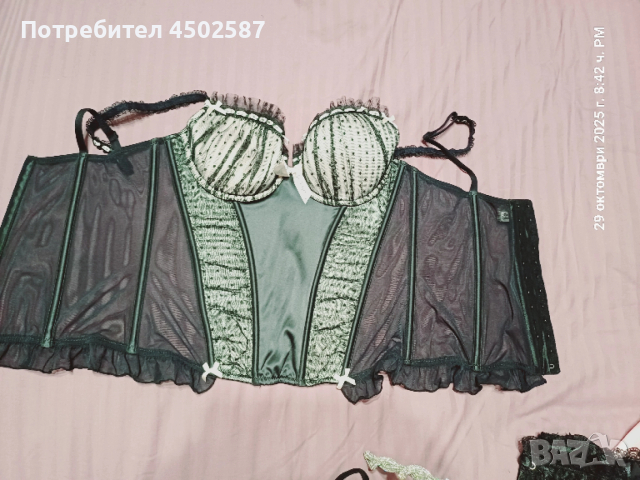 Корсет в бяло и черно