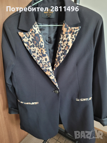 Дамско черно сако/ блейзър с анималистичен принт, снимка 3 - Якета - 44855412