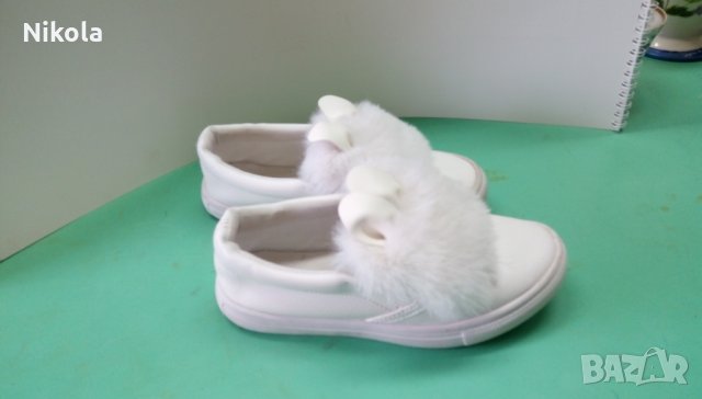 Детски бели спортни обувки Fashion с пухчета и ушички - като зайче, снимка 3 - Детски маратонки - 27332778