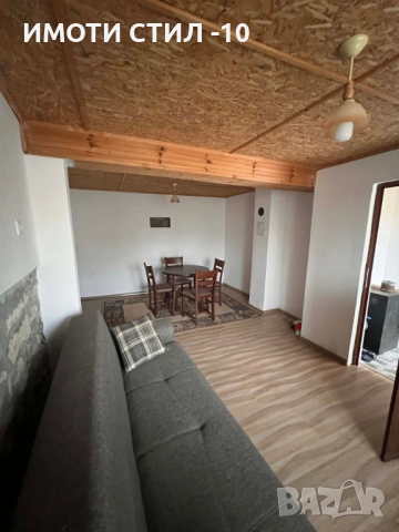 Две каменни къщи в един двор с басейн и параклис, снимка 2 - Къщи - 52690193