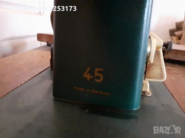 Стара немска шевна машина с метални крака, снимка 5 - Декорация за дома - 38580921