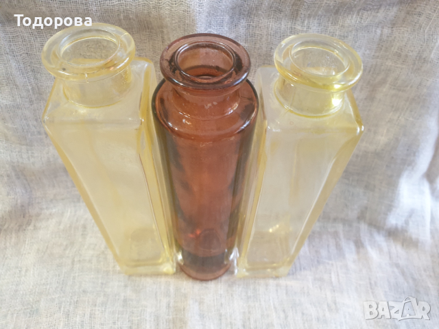 Лот от три броя шишенца от цветно стъкло, снимка 3 - Сервизи - 44911856