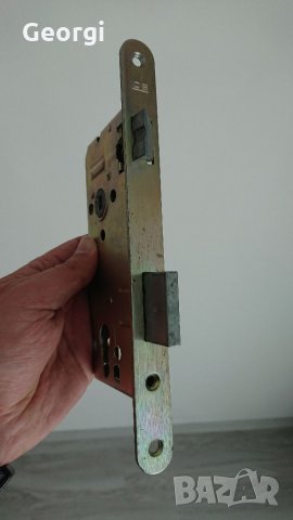 Секретни брави, снимка 2 - Врати за баня - 32838253