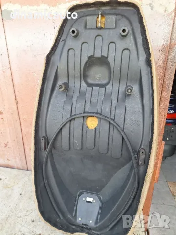 Седалка за Piaggio Carnaby- бежова , снимка 5 - Части - 50323689