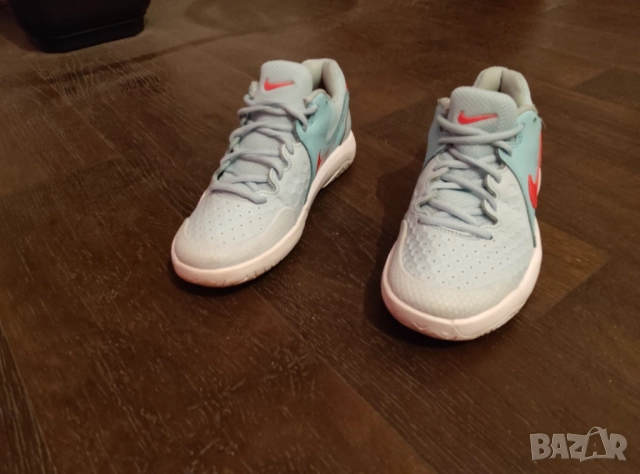 Оригинални тенис маратонки Nike Air Zoom Resistance 37,5, снимка 2 - Маратонки - 52976408