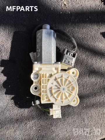 Моторче за прозорец предно ляво за Mercedes E class 211