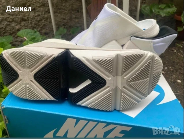 Nike бели маратонки, снимка 8 - Маратонки - 51013841