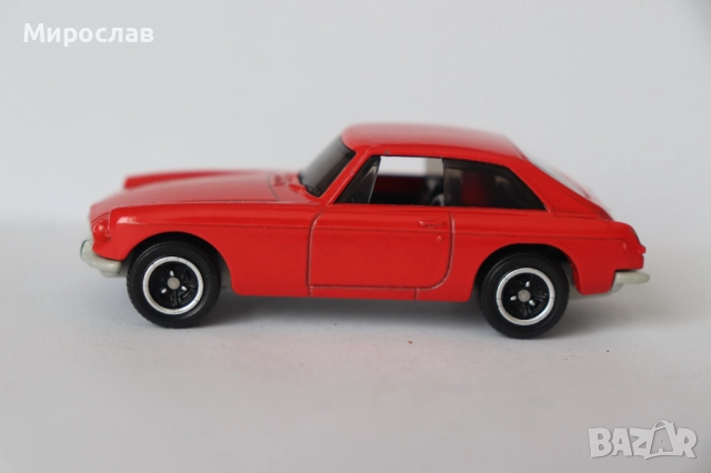 1/64 MATCHBOX MGB GT COUPE КОЛИЧКА МОДЕЛ