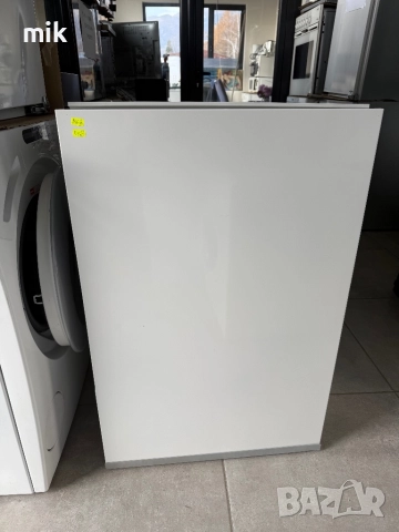 Малък хладилник за вграждане МИеле , снимка 2 - Хладилници - 52441294