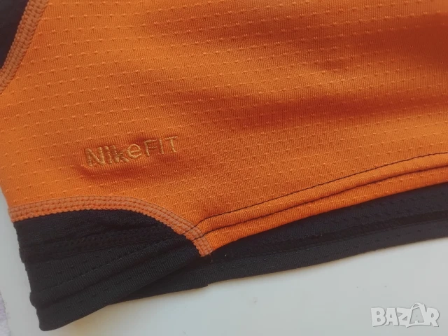 Nike 100% оригинално дамско бюстие / спортен сутиен, снимка 4 - Спортни екипи - 50911480