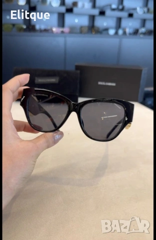 очила с черен обикновен калъф и ув защита dolce gabbana 