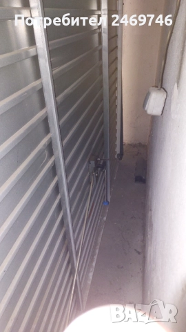 Гаражна врата тип "Летящо крило" NovoDoor в отлично състояние, снимка 3 - Гаражни врати - 52494488