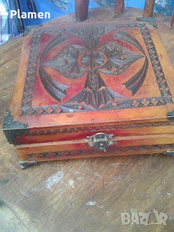 Стара пирографирана българска кутия, снимка 1 - Други ценни предмети - 39531822
