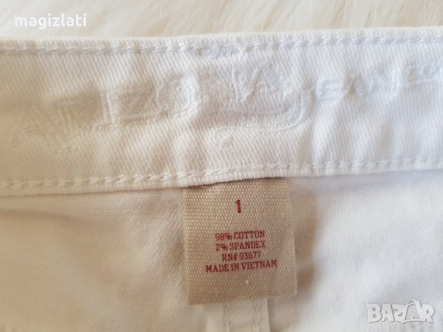 Бели дънкови панталони размер С, снимка 3 - Къси панталони и бермуди - 26311846