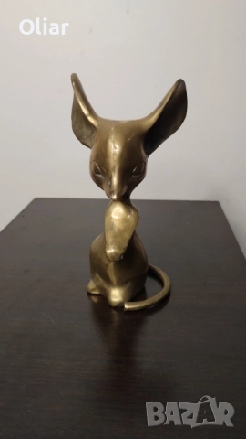 Много симпатична и нестандартна фигурка на мишле с големи уши. Бронз.